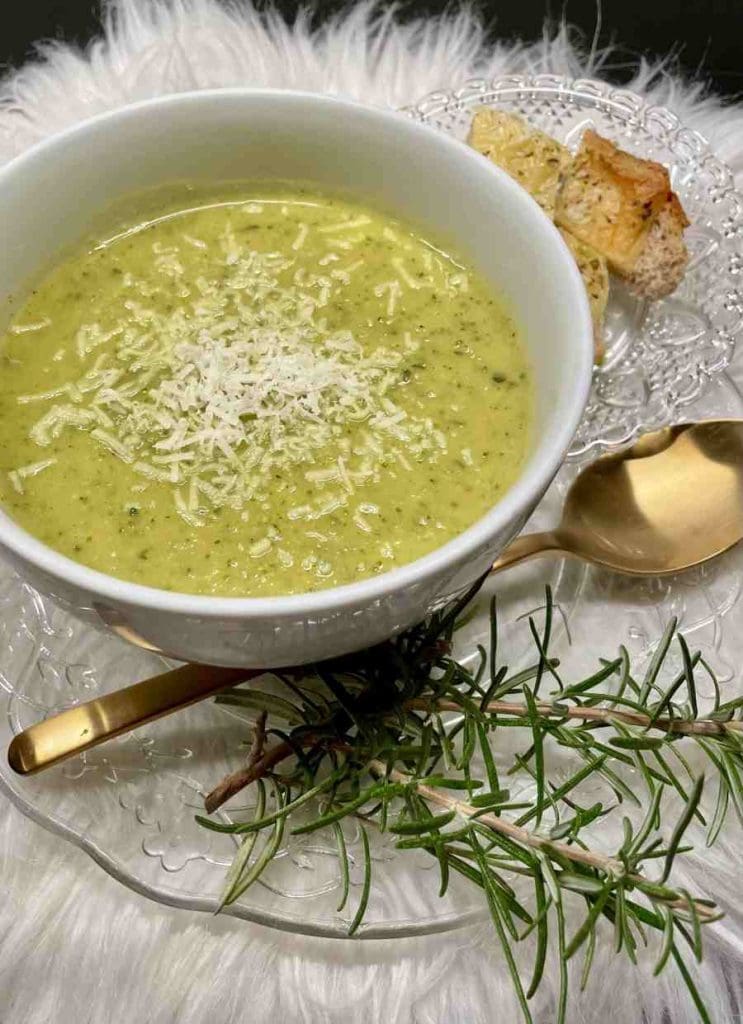 creamy zucchini soup and easy quick vegetable soup recipe - easy soup recipes veg