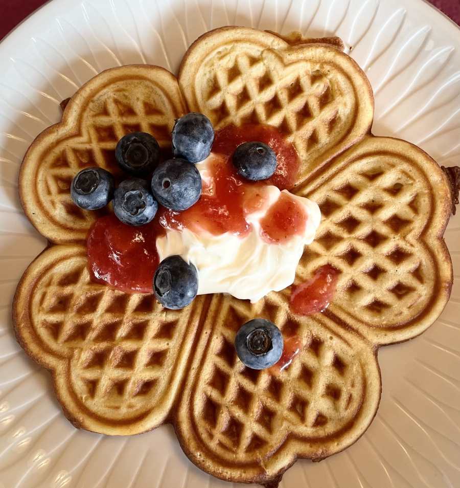 Gut-healthy oat waffles