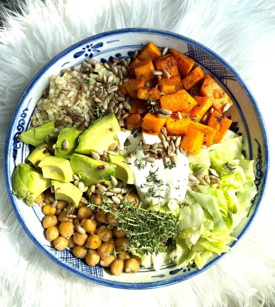avocado chickpea salad