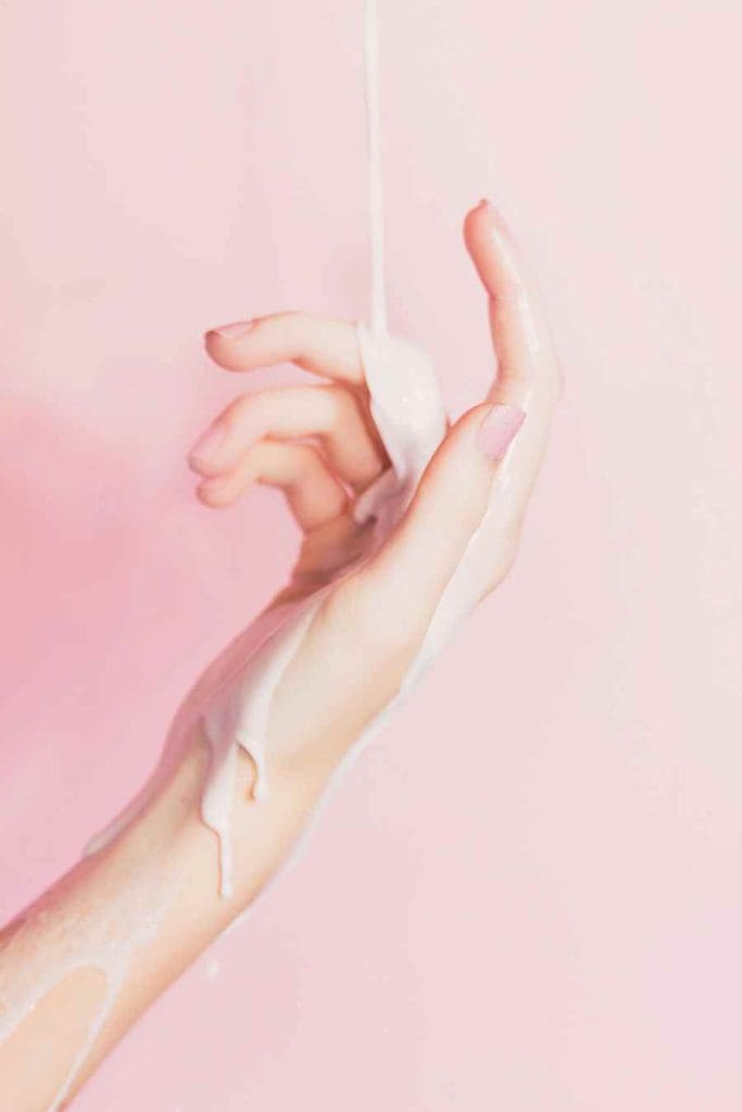 About the benefit kefir milk provides: Is kefir good for you? Discover the benefit kefir and kefir yogurt give. Check what's the best kefir for gut health and best kefir brands. Enjoy our favourite foodie healthy hack today!