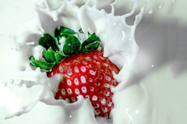 The best strawberry smoothie recipes including strawberry smoothie with yogurt and strawberry smoothie recipe yogurt. With instructions for how to make a strawberry fruit smoothie.